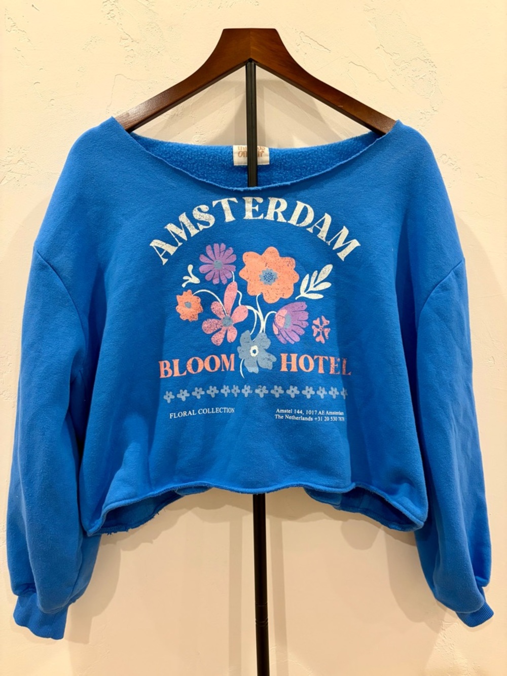 Amsterdam Bloom Hotel Blue Floral Cropped Crewneck Sweater